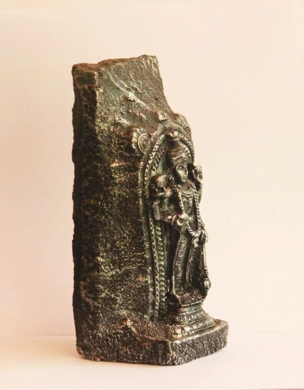 Antique Krishna Idol – Guruvayoor Handcrafted Sculpture for Temple & Home Decor